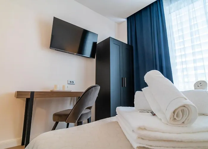 Art Apartments